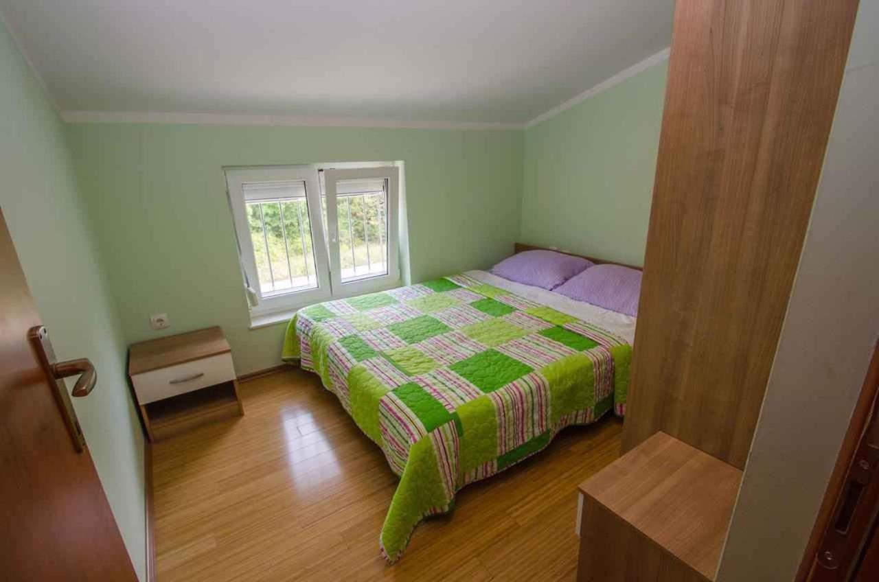 Apartment In 14225 *