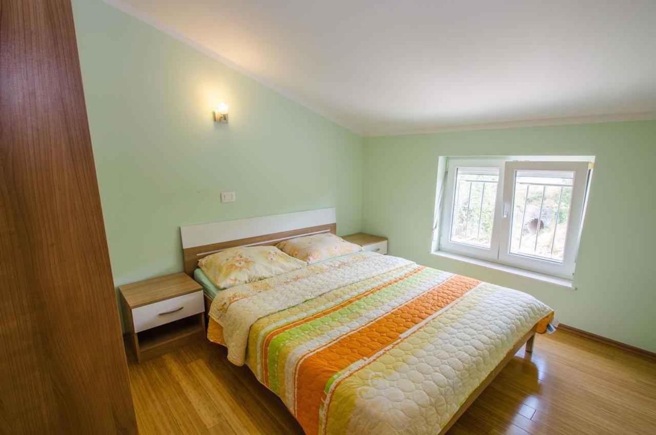 In 14225 Apartment *