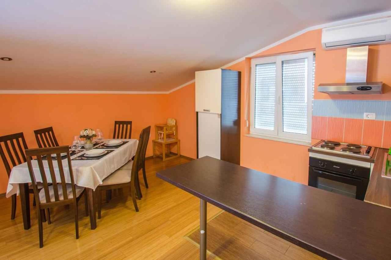 In 14225 Apartment *